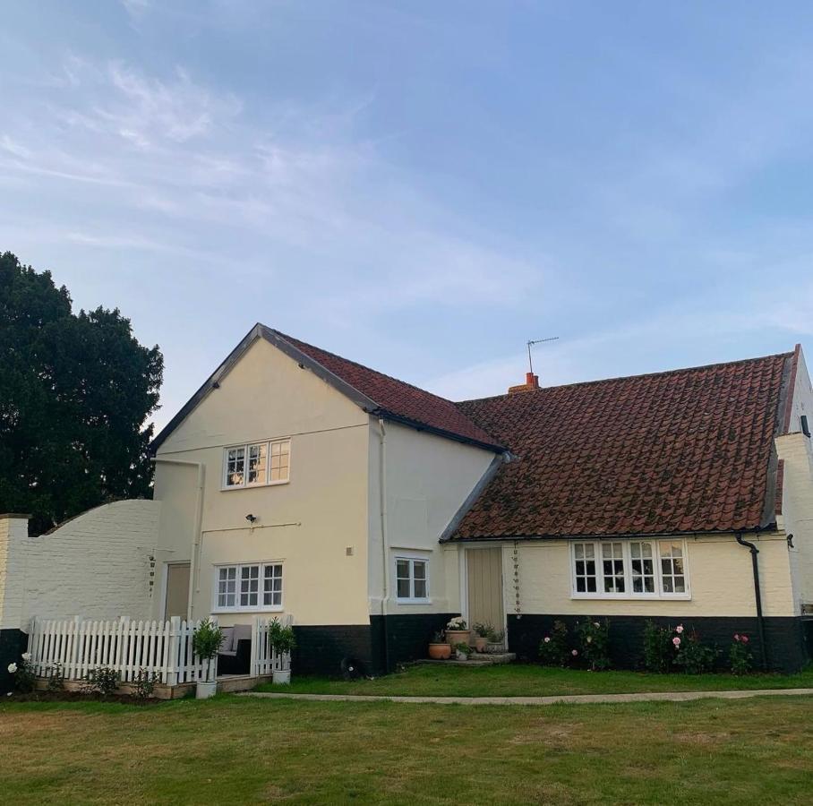 Church Farm Bed & Breakfast Thurlton Екстериор снимка